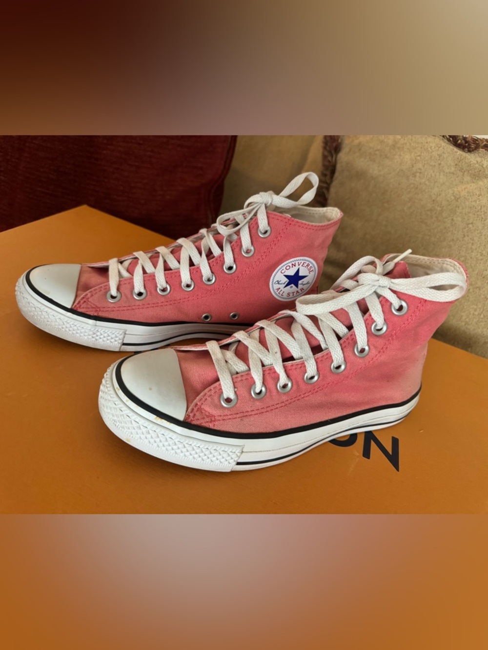 Converse High Top Sneakers in Coral Pink and White Size 9 Women’s/ 7 Men’s